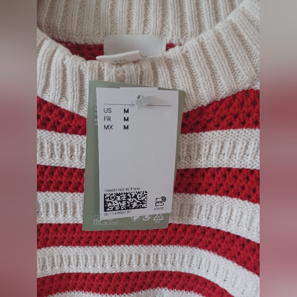 🆕️NWT H&M Hole-knit Sweater in 'Red/striped', Size Medium - Picture 13 of 16